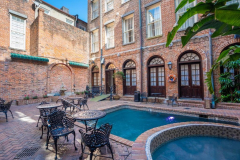 Hotel-Quarter-House-Suites-009